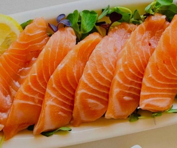 Salmon Sashimi (6 pcs)